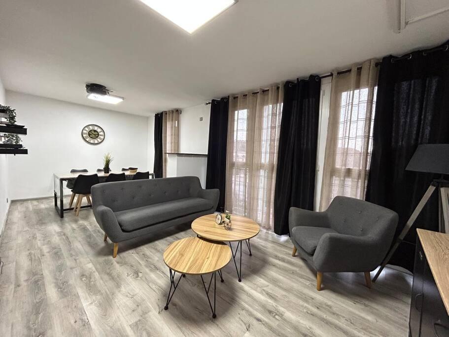 T4 Jolie Vue Avec Jaccuzzi Daire Vitrolles  Dış mekan fotoğraf