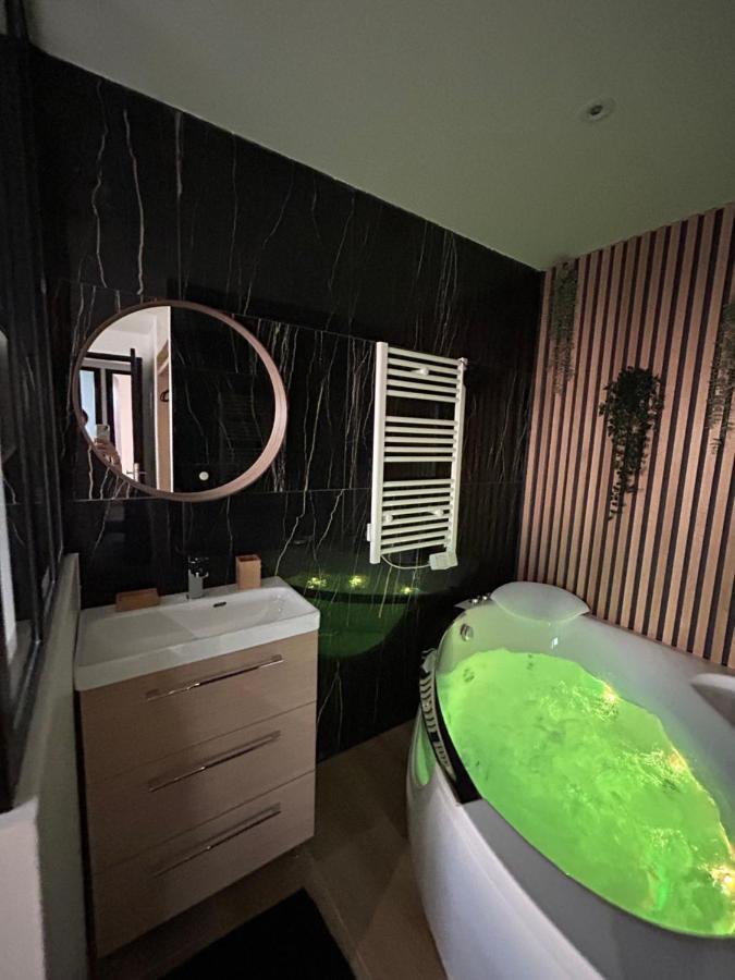 T4 Jolie Vue Avec Jaccuzzi Daire Vitrolles  Dış mekan fotoğraf