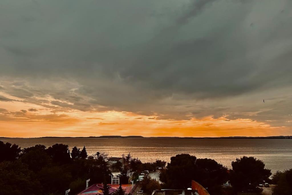 T4 Jolie Vue Avec Jaccuzzi Daire Vitrolles  Dış mekan fotoğraf