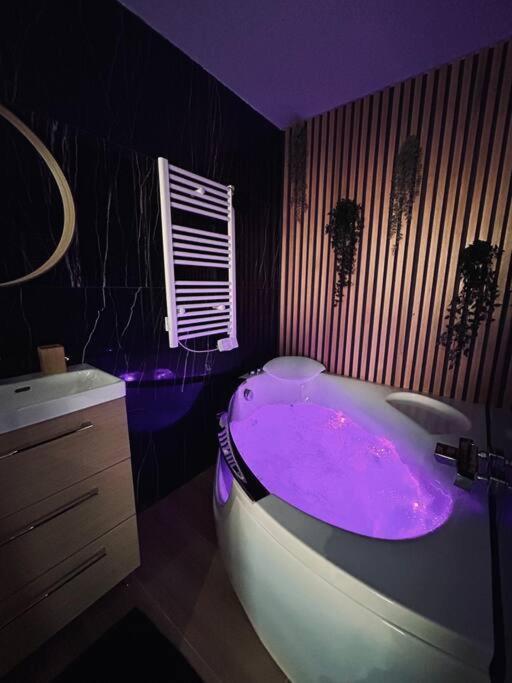 T4 Jolie Vue Avec Jaccuzzi Daire Vitrolles  Dış mekan fotoğraf